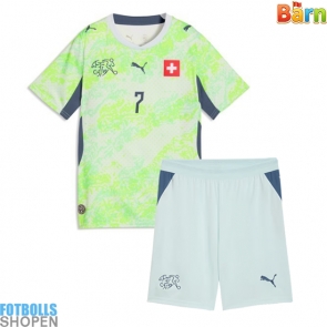 Billiga Schweiz Breel Embolo #7 Bortatröja Barn VM 2026 Kortärmad (+ Korta byxor)